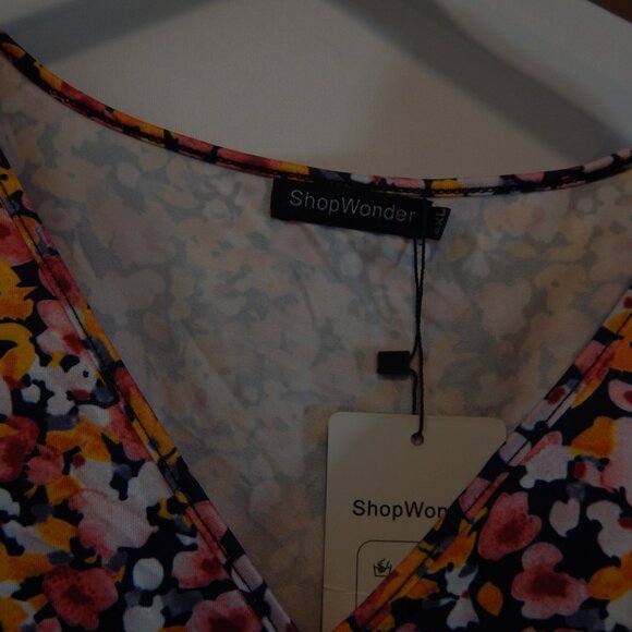 Shop Wonder Floral Dress - Picture 3 of 5